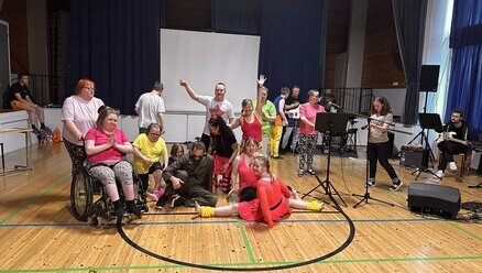 Opiston kesäjuhlan 2026 musikaali Fame